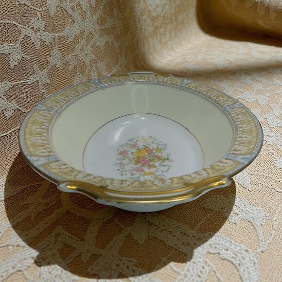 Vintage Noritake Claire 657 China Oval Serving Bowl Floral & Gold Handles Japan - Picture 4 of 6